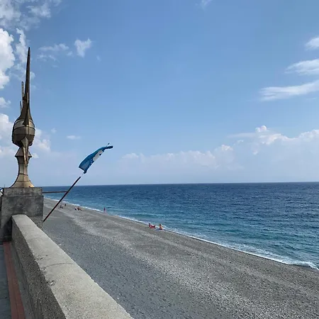 Andi Casa - Sicilia - Vista Mare 公寓 圣泰雷萨迪里瓦